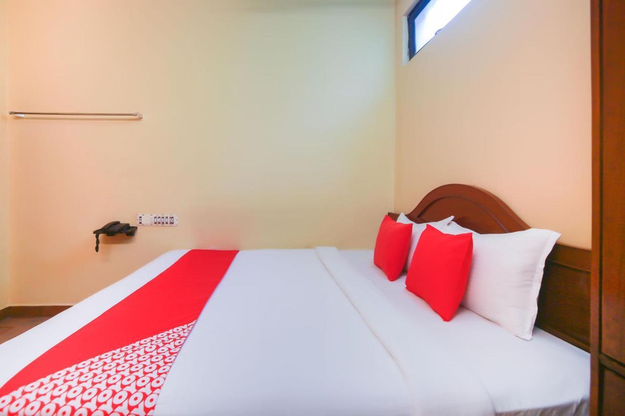 Oyo 23098 Ushama Heritage Guest House Пондичери Екстериор снимка